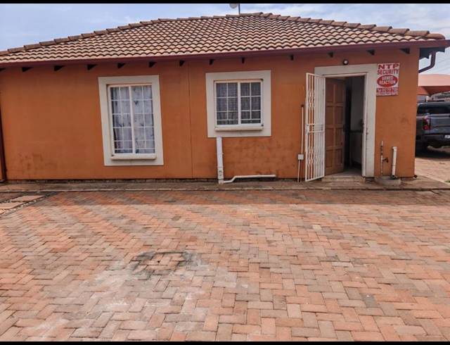 3 BEDROOM HOUSE FOR SALE IN DANVILLE